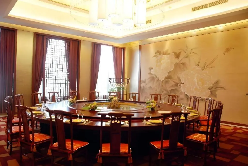 Zhangjiagang Guomao Hotel