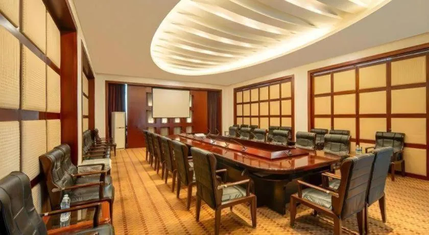 Zhangjiagang Guomao Hotel