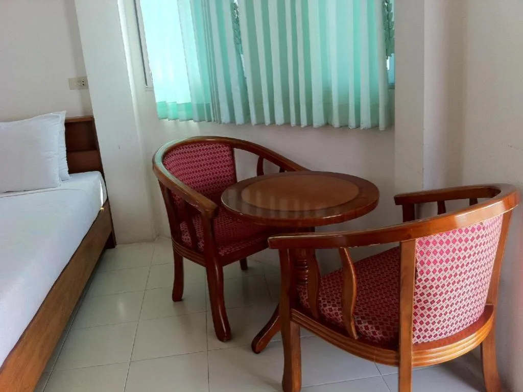 Bed in Chumphon Park Resort