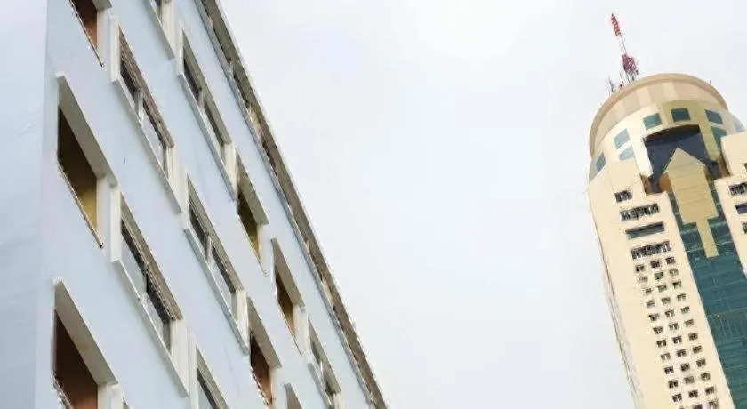 J Two S Pratunam Hotel