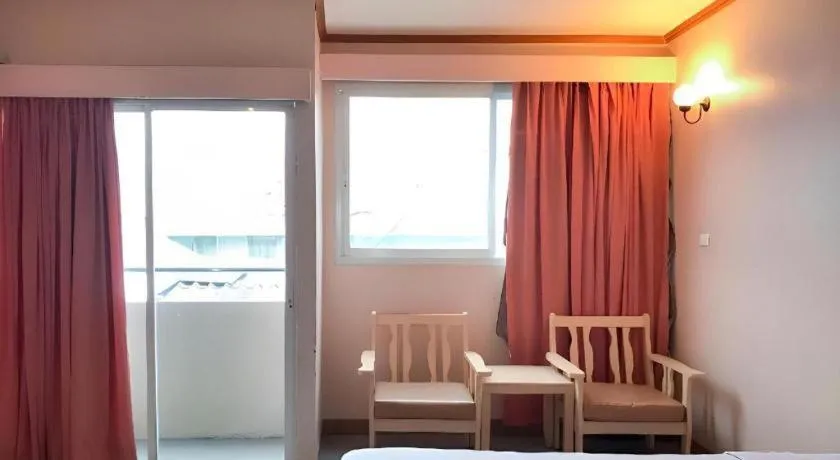 J Two S Pratunam Hotel