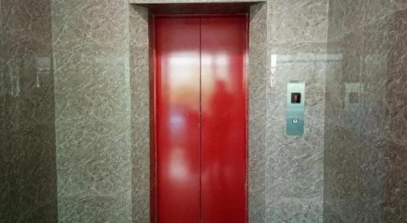 J Two S Pratunam Hotel