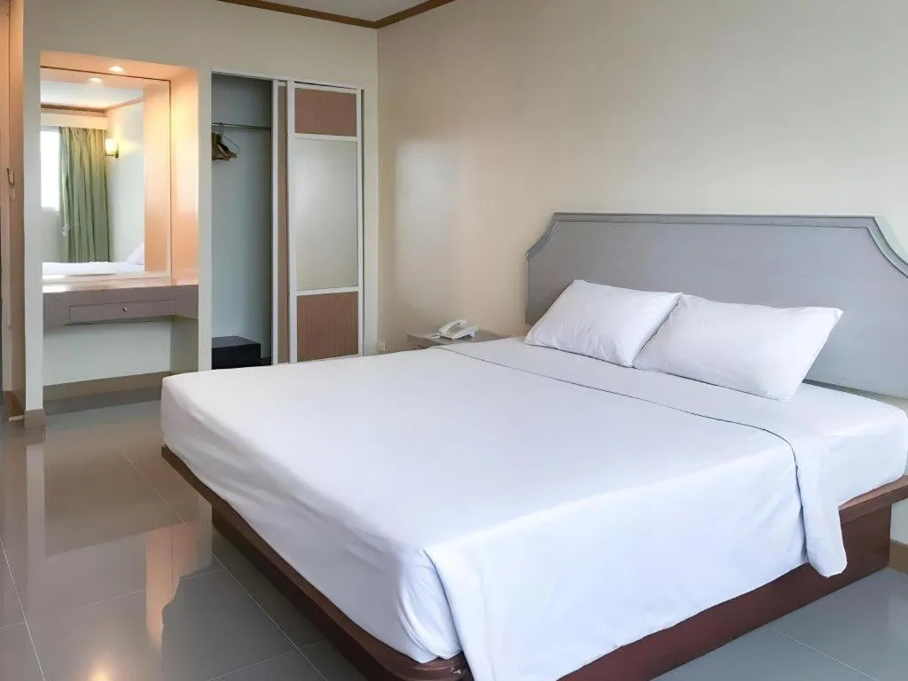 Bed in J Two S Pratunam Hotel