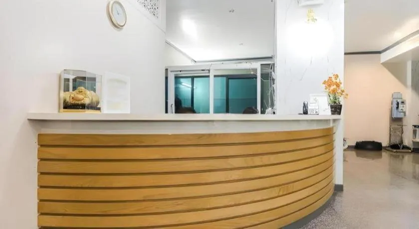 J Two S Pratunam Hotel