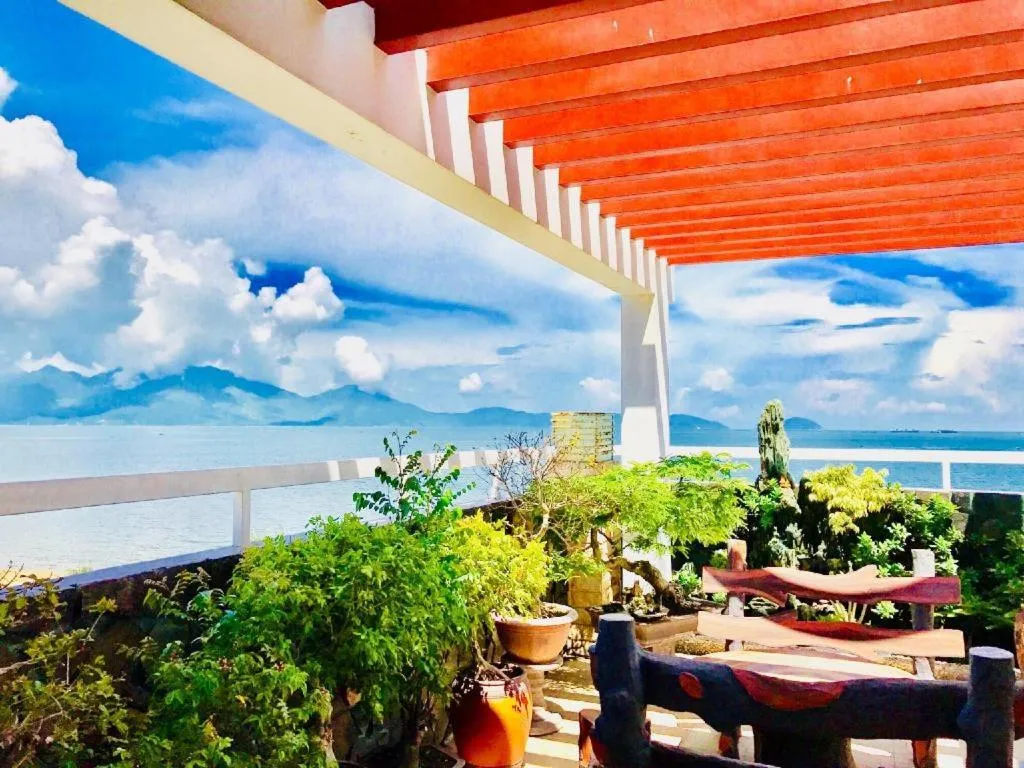 Whale Ocean View Hotel