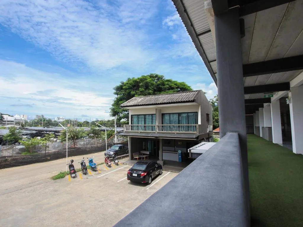 B2 Lanna Boutique & Budget Hotel