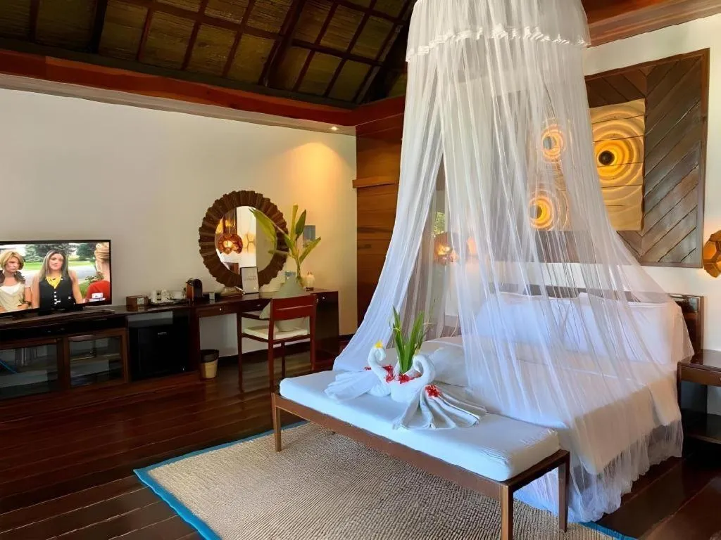 Bed in Isla Cabana Resort