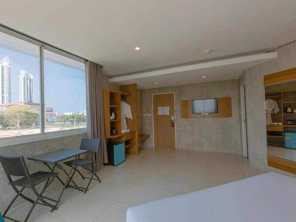 B2 Jomtien Pattaya Boutique & Budget Hotel