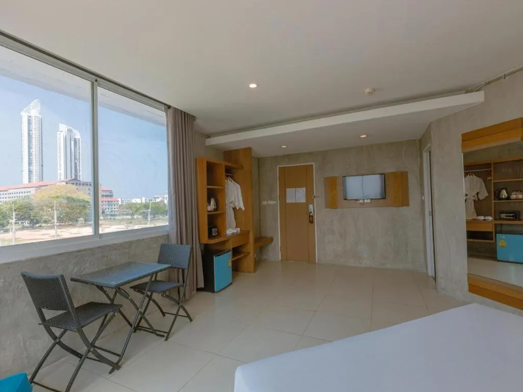 B2 Jomtien Pattaya Boutique & Budget Hotel