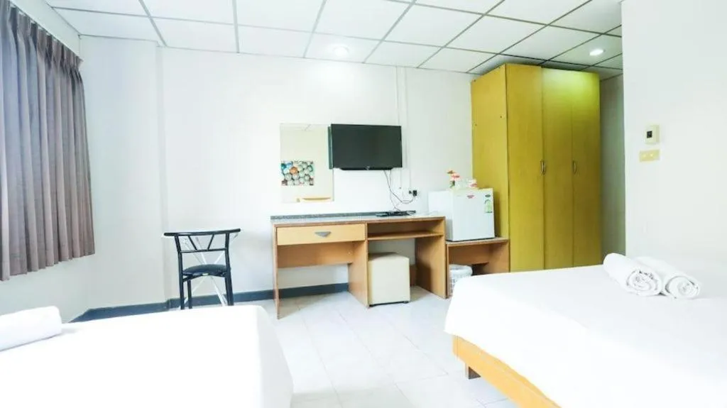 Bed in Central Place Hotel