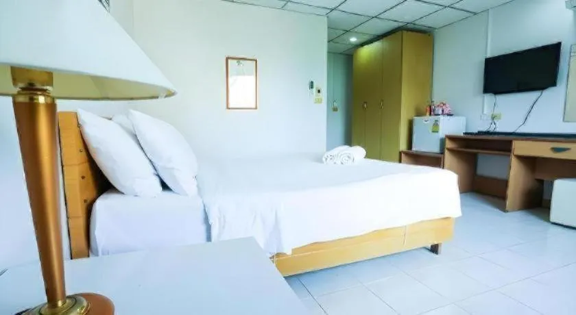 Bed in Central Place Hotel