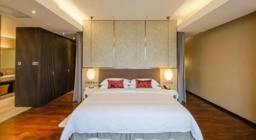 Bed in DongGuan JOYC Hotel 