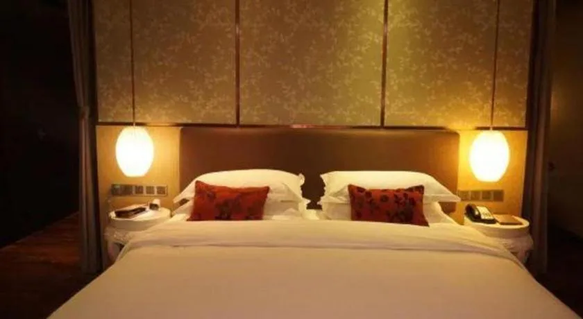 Bed in DongGuan JOYC Hotel 
