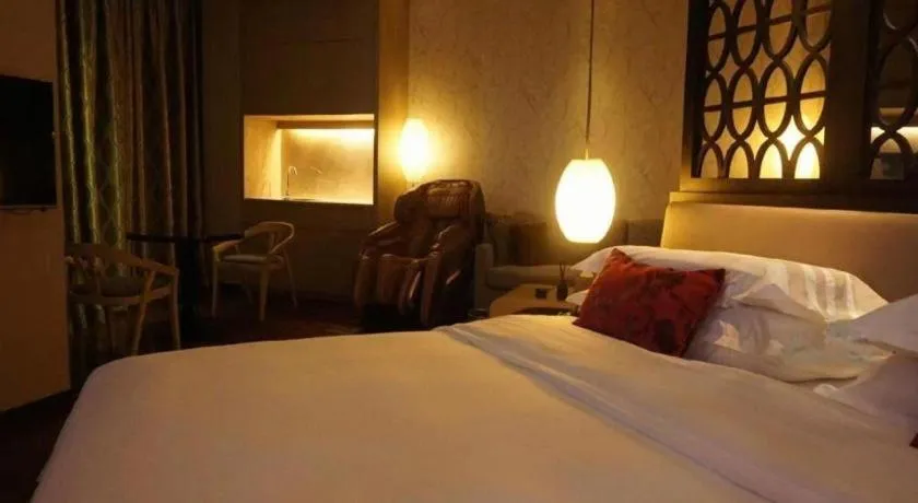 Bed in DongGuan JOYC Hotel 