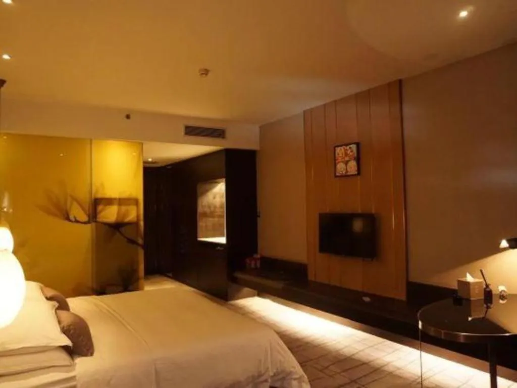 Bed in DongGuan JOYC Hotel 
