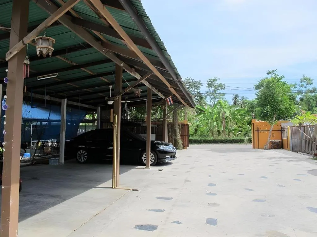 Baan Suan Phidchamika