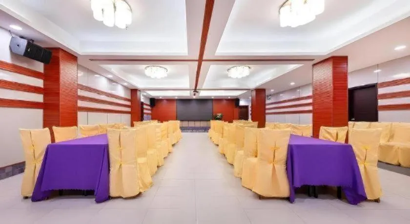 Renhe Good East Hotel