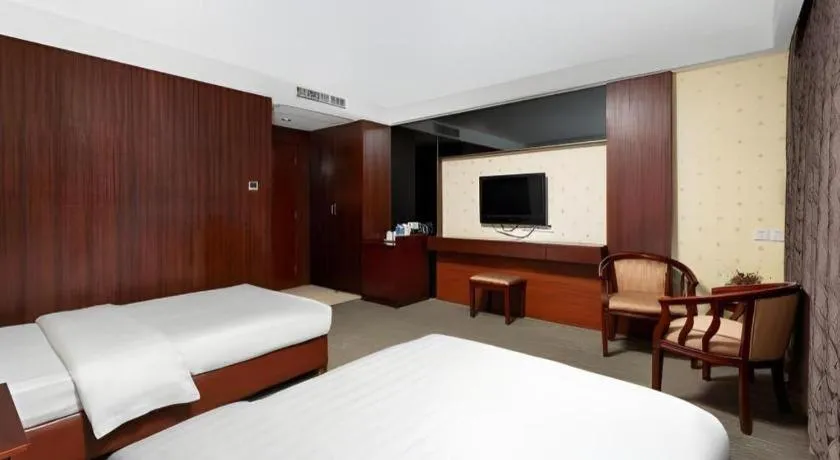 Bed in Renhe Good East Hotel