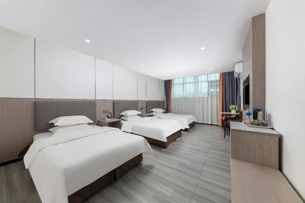 Bed in Renhe Good East Hotel