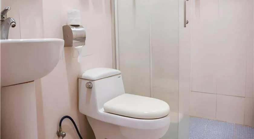 Renhe Good East Hotel