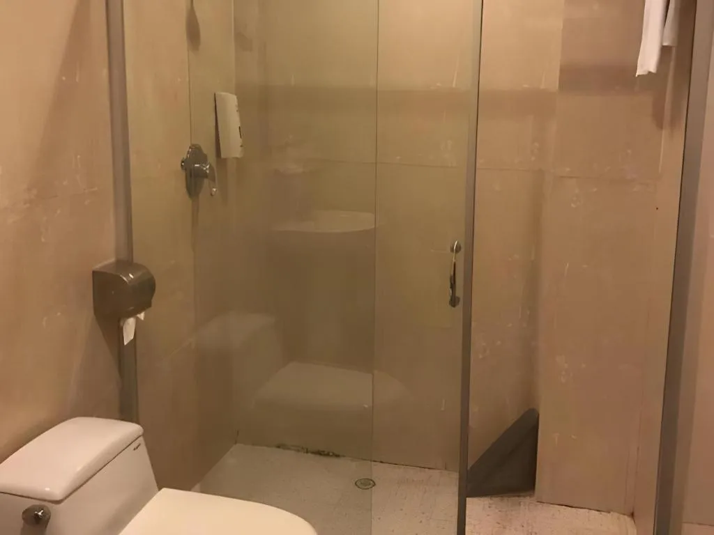 Renhe Good East Hotel