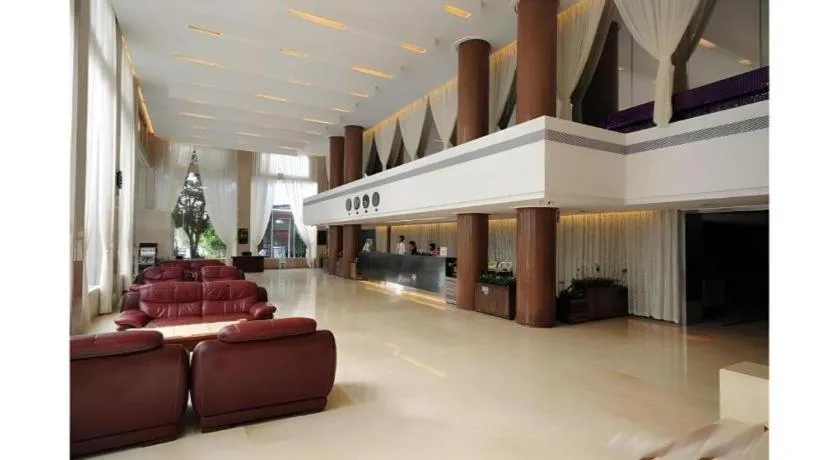 Renhe Good East Hotel