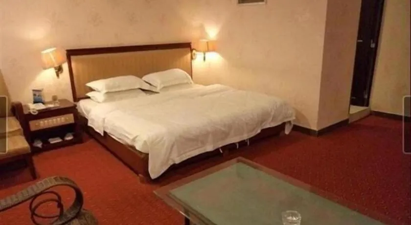 Bed in Renhe Good East Hotel