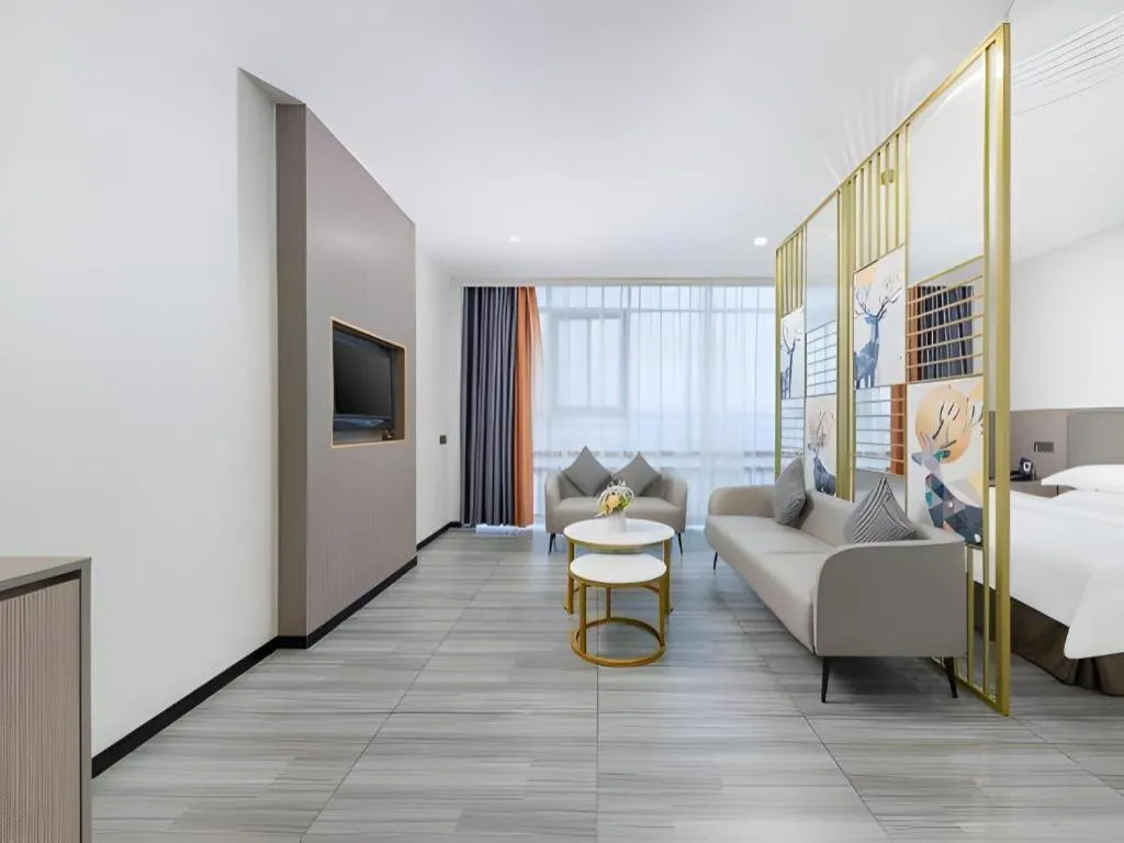 Bed in Renhe Good East Hotel