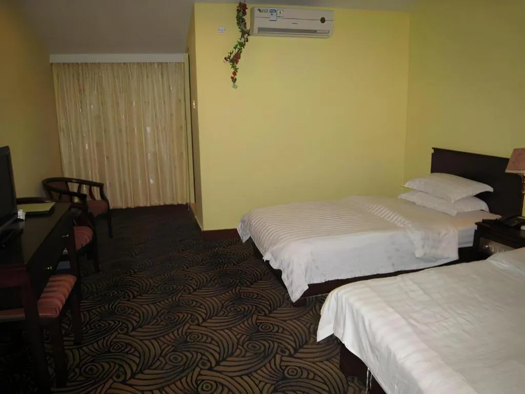 Bed in Renhe Good East Hotel