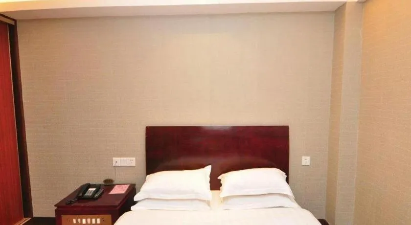 Bed in Renhe Good East Hotel