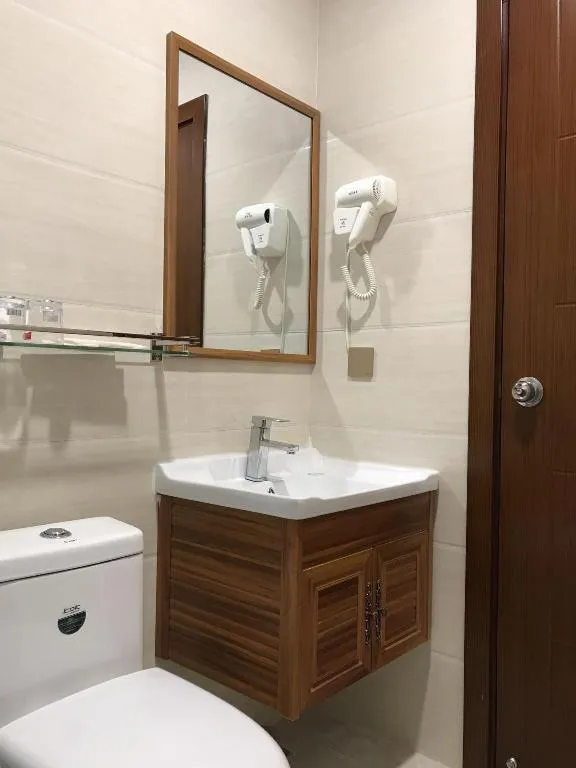 Renhe Good East Hotel