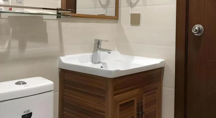 Renhe Good East Hotel