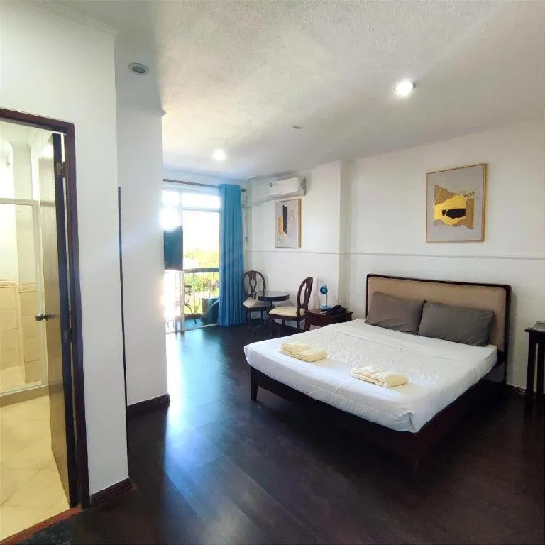 Bed in NYC Manhattan Suites