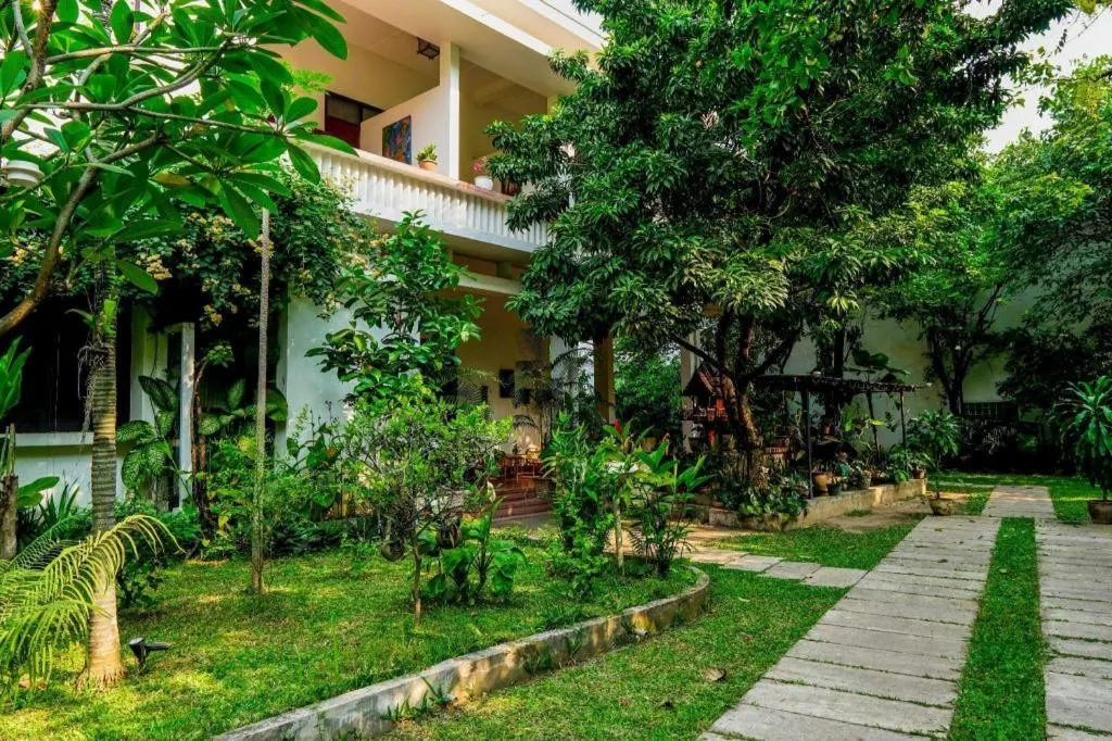 Lanis House by the Ponds