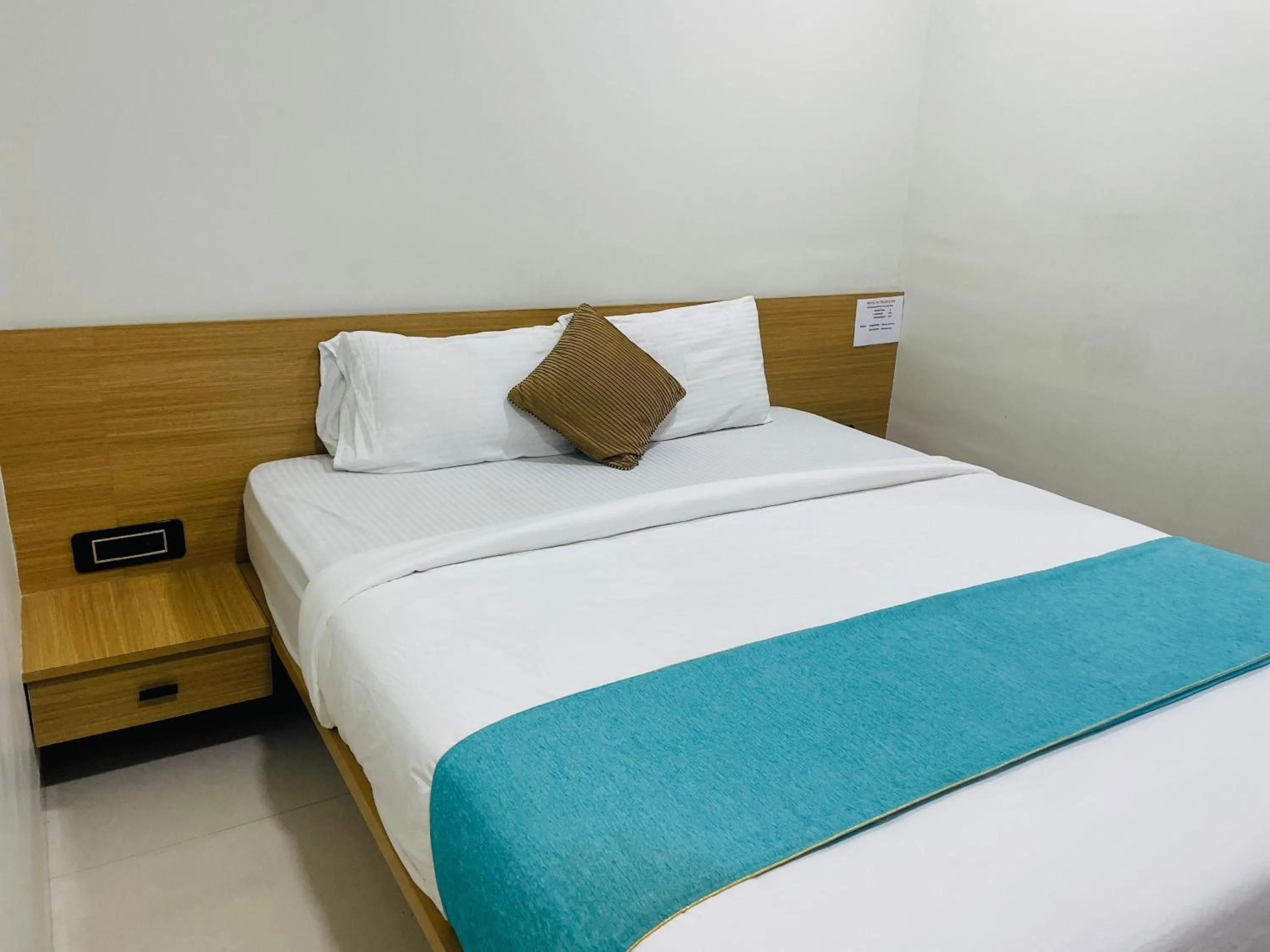 Bed in Hotel Sai Palace Inn