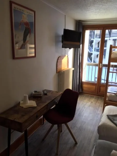 Photo of the whole room in Les Carlines