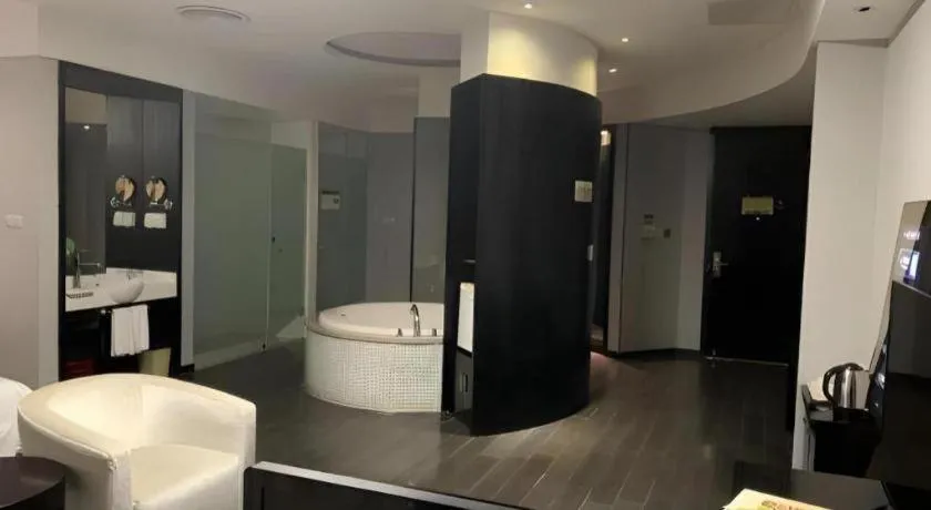 Guangdong Nanmei Osotto Hotel