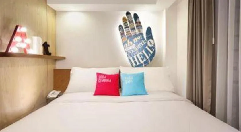 Bed in The Silk at Dago Boutique Hotel