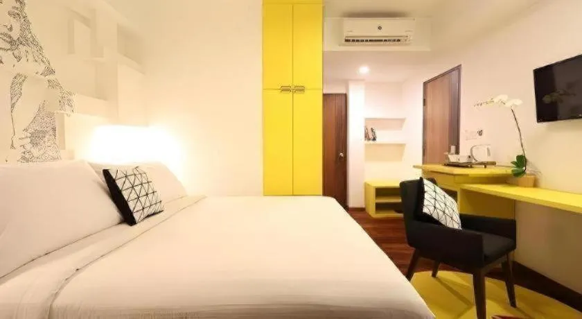 Bed in The Silk at Dago Boutique Hotel