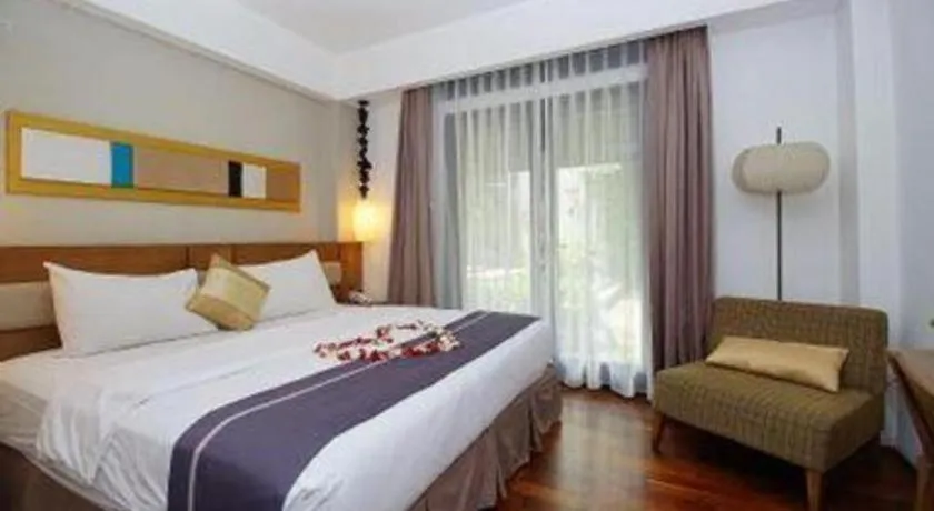 Bed in The Silk at Dago Boutique Hotel