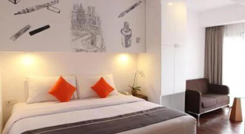 Bed in The Silk at Dago Boutique Hotel