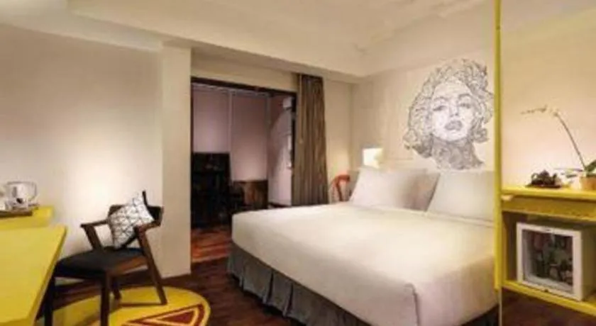 Bed in The Silk at Dago Boutique Hotel