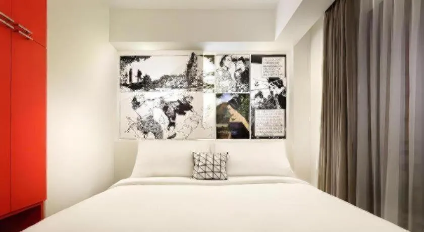 Bed in The Silk at Dago Boutique Hotel