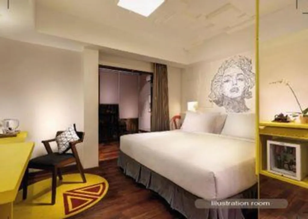 Bed in The Silk at Dago Boutique Hotel