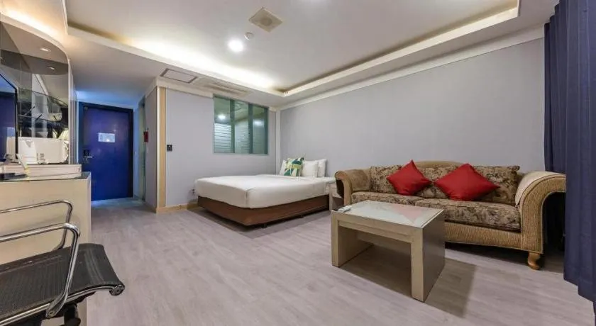 Bed in Metro Tourist Hotel Cheonan