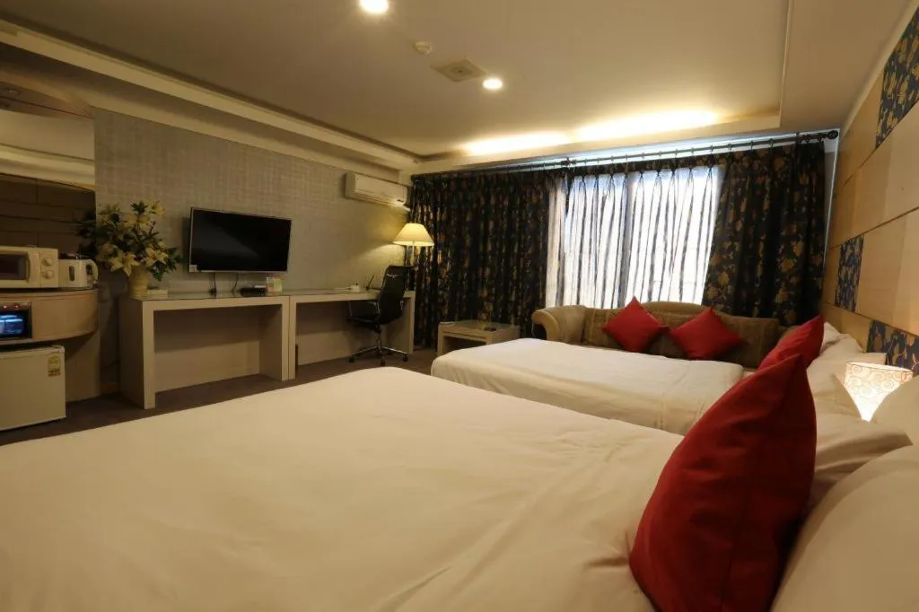 Bed in Metro Tourist Hotel Cheonan
