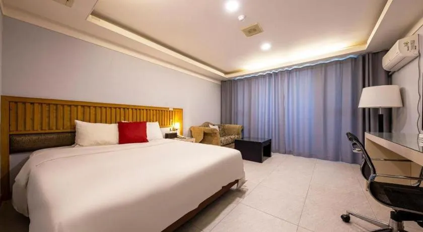 Bed in Metro Tourist Hotel Cheonan