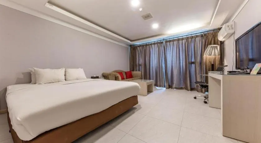 Bed in Metro Tourist Hotel Cheonan