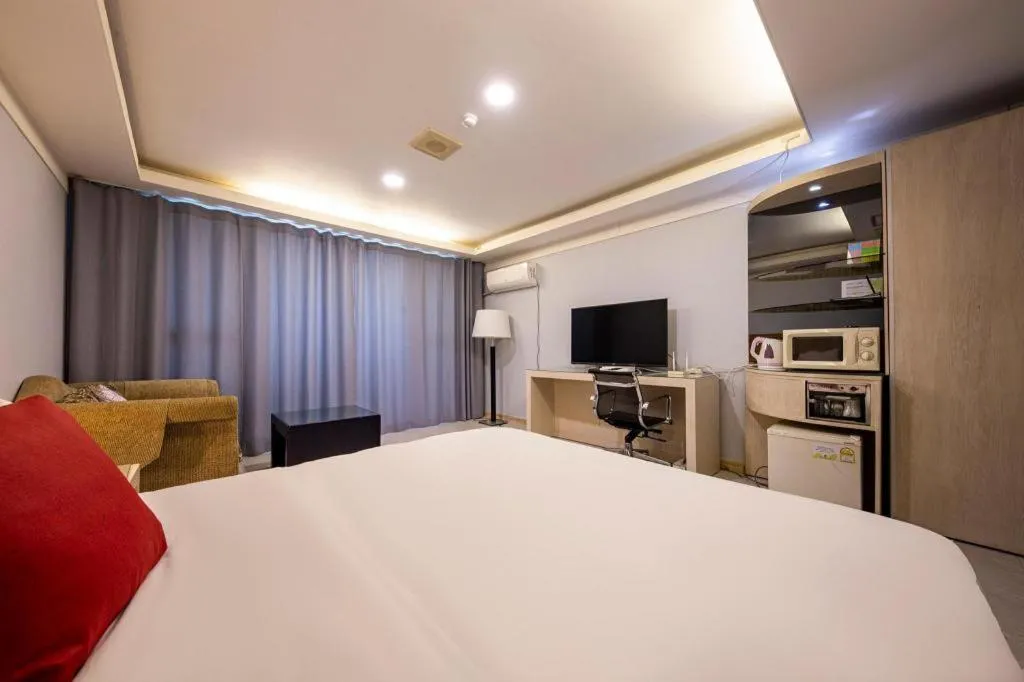 Bed in Metro Tourist Hotel Cheonan