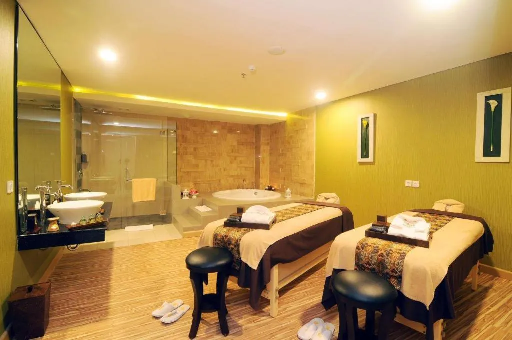 Bed in Golden Tulip Galaxy Hotel Banjarmasin